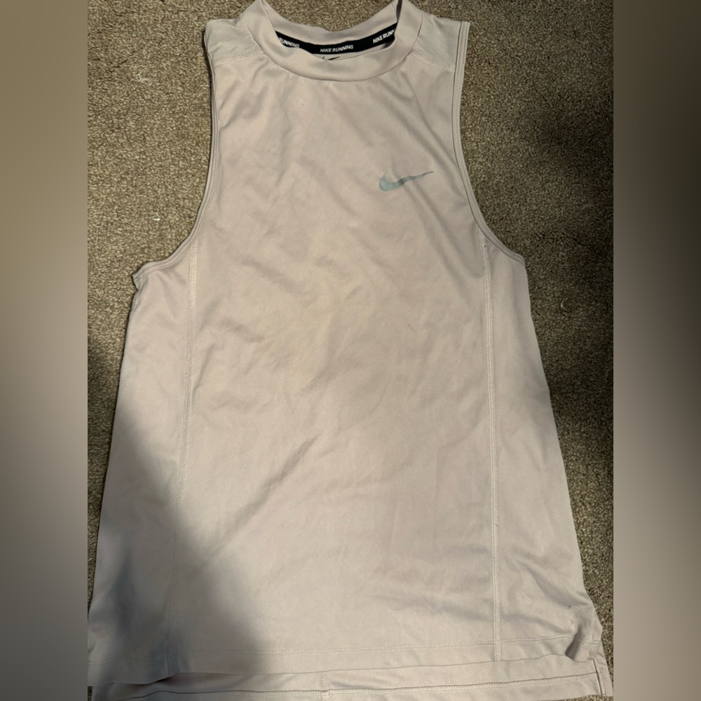 Nike top